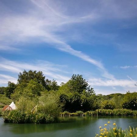 Lloyds Meadow Glamping Hotel Chester Exterior photo