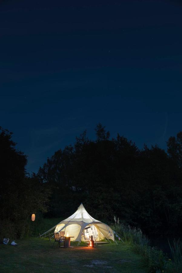 Lloyds Meadow Glamping Hotel Chester Exterior photo