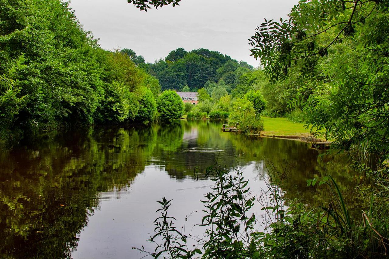 Lloyds Meadow Glamping Hotel Chester Exterior photo